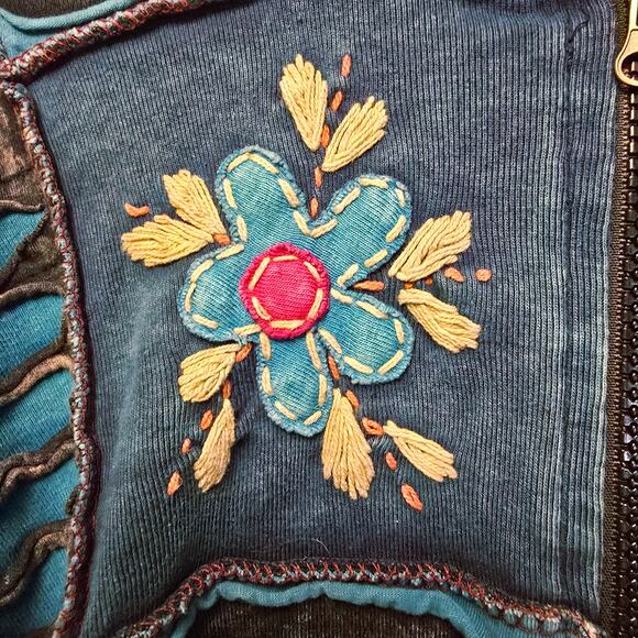 Rising International Boho Floral Hoodie - Damaged Zipper - Picture 4 of 6